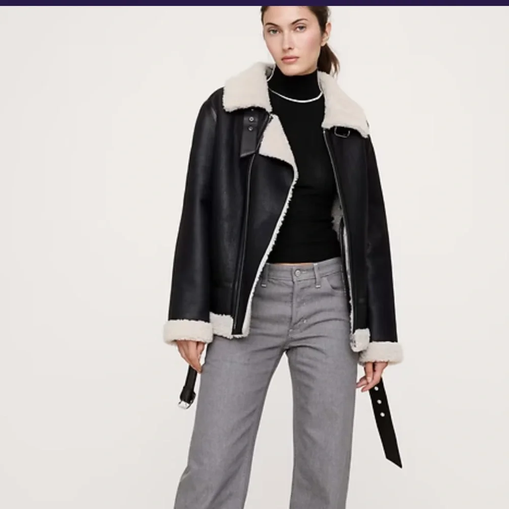 New - Banana Republic Black Turtleneck 💯% cashmere Sweater - Picture 3 of 3